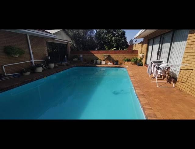 5 BEDROOM HOUSE FOR SALE IN ELDORAIGNE